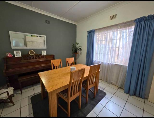 4 BEDROOM HOUSE FOR SALE IN PARKDENE